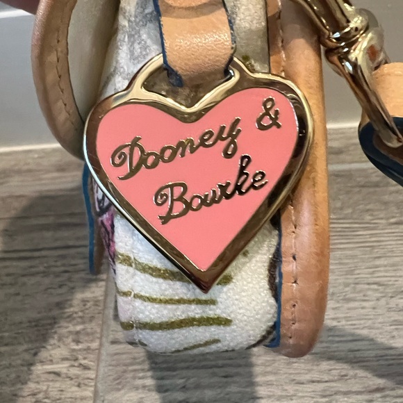 Like New Dooney and Burke Sketch Disney Wristlet - Picture 8 of 8